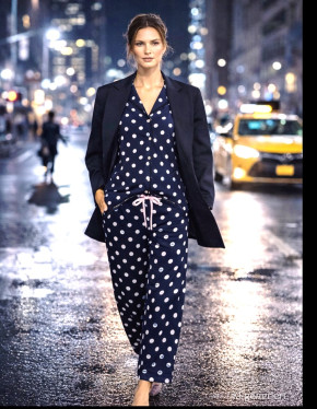 Louis & Louisa Damen Pyjama Damen Knopfleiste dunkelblau Pünktchen allover