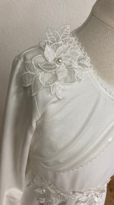 MONNY Bolero mit Blüte und Spitze Mäusezähnchen ecru 140