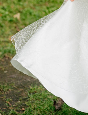 MONNY Kommunionkleid KANT HALVE CIRKEL 25-12 8/10-lang ecru